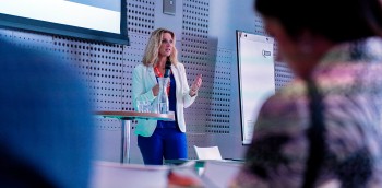 Manon Vollmann - vakdag fondsenwerving 2024.jpg